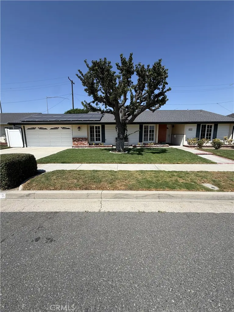 Single Family Residence for rent at 9197 El Cortez, Fountain Valley, CA featuring 4 beds and 2 baths