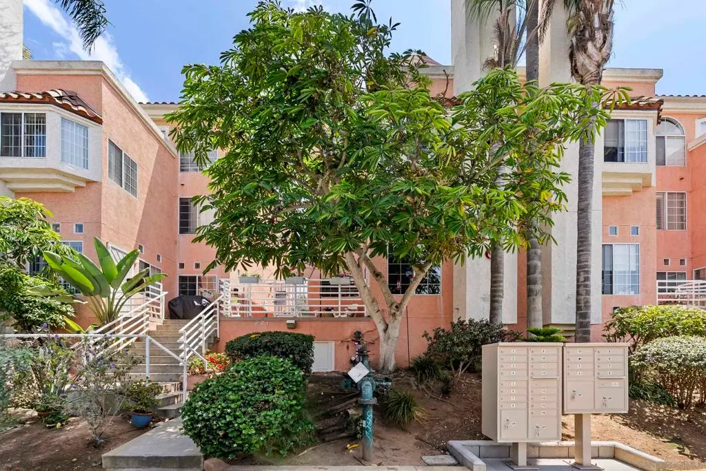 221 Donax Ave 4, Imperial Beach, CA — listing photo 1