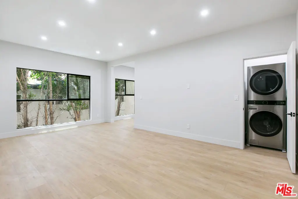 Apartment for rent at 7229 Willoughby Avenue 15, Los Angeles, CA and 1 bath