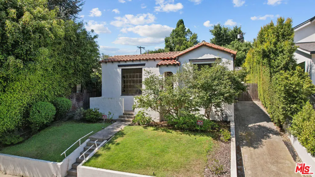 Residential Lease for rent at 2569 Patricia Avenue, Los Angeles, Los Angeles County, CA featuring 4 beds and 3 baths