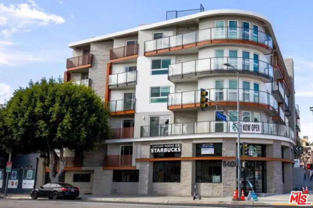Residential Lease for rent at 1539 Purdue ph5, Los Angeles, Los Angeles County, CA featuring 2 beds and 2 baths