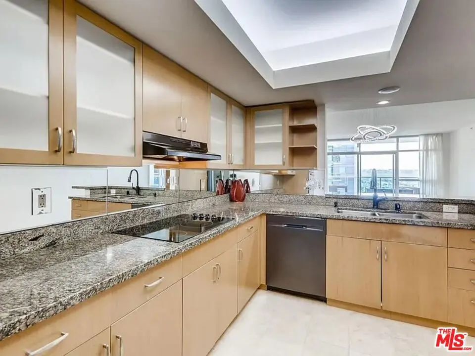 13700 Marina Pointe Drive 1225, Marina Del Rey, CA — listing photo 1