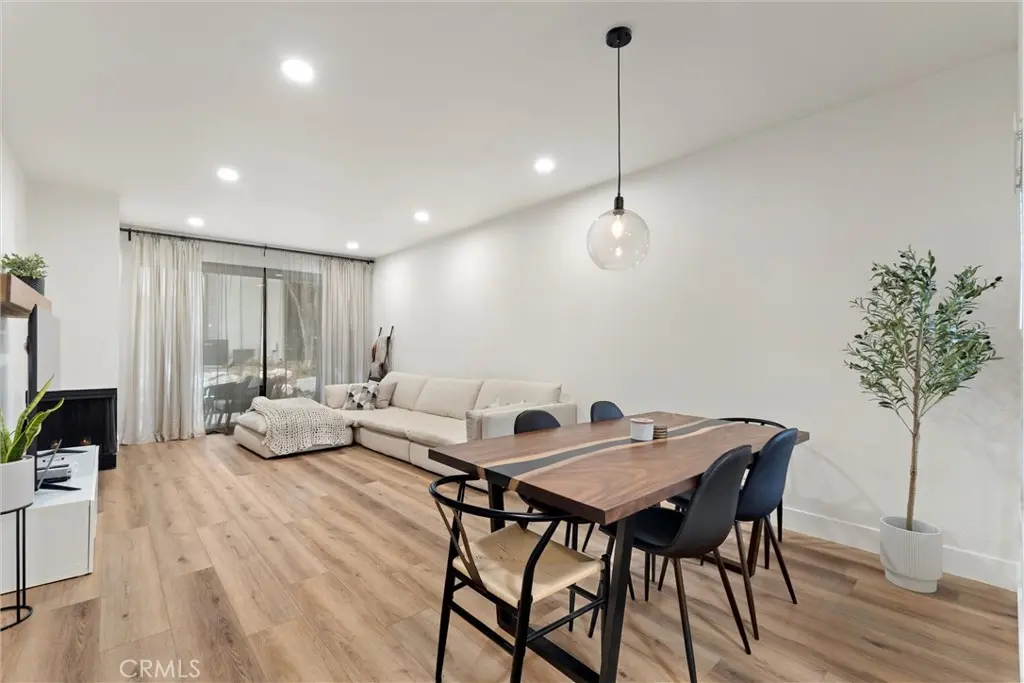 2504 W Macarthur Boulevard I, Santa Ana, CA — listing photo 1