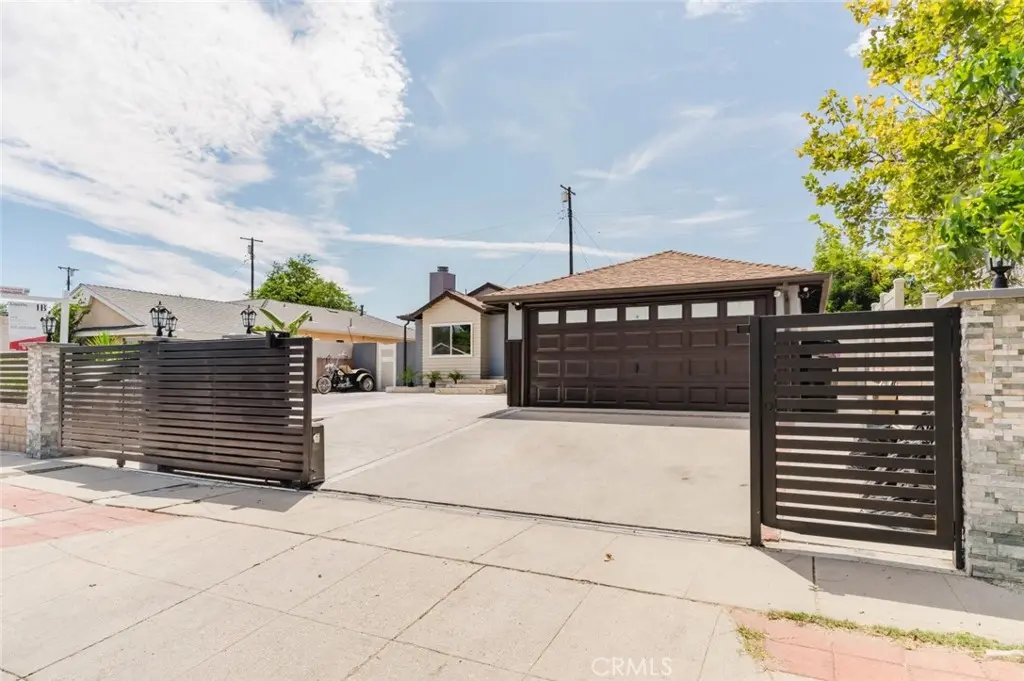 7725 Loma Verde Avenue, Canoga Park, CA — listing photo 1