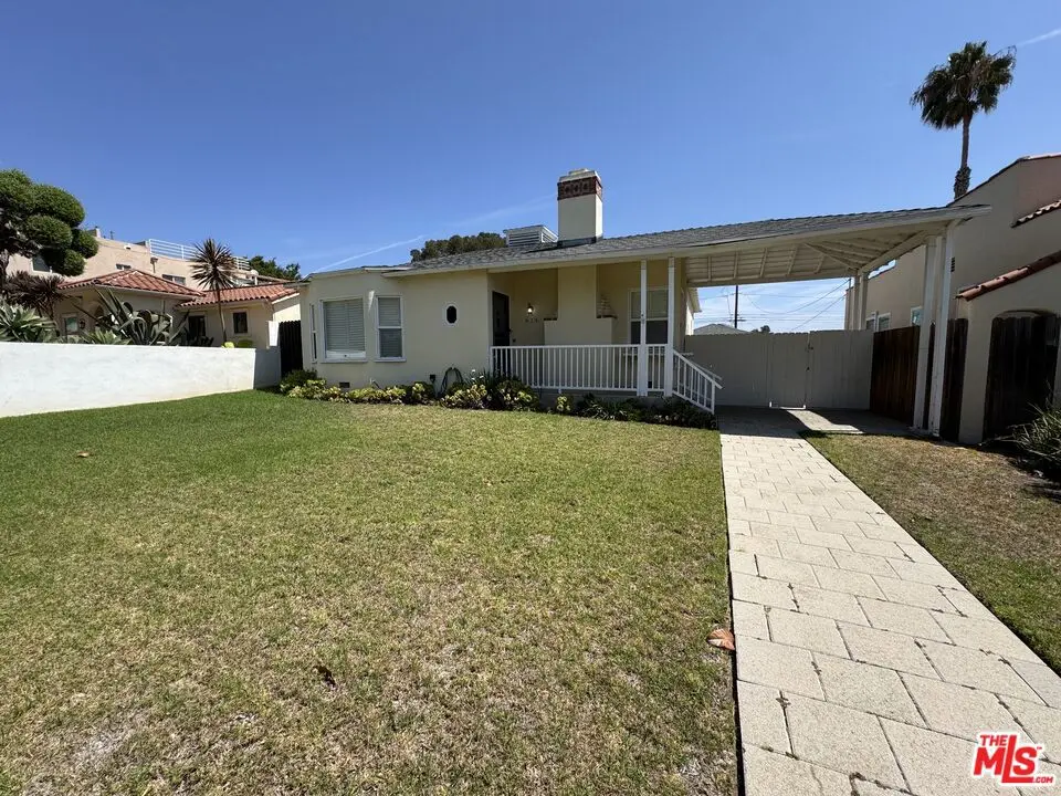 Residential Lease for rent at 823 23rd Street, Santa Monica, Los Angeles County, CA featuring 2 beds and 1 bath