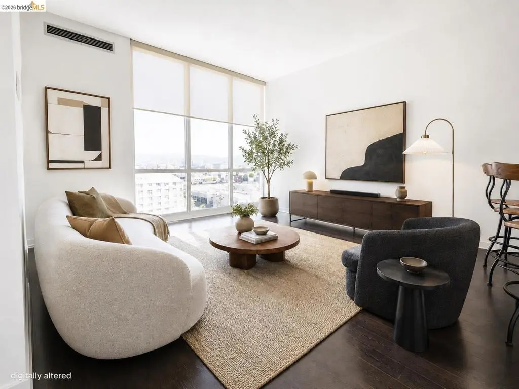 Condominium for sale at 222 Broadway 914, Oakland, CA featuring 1 bed and 1 bath