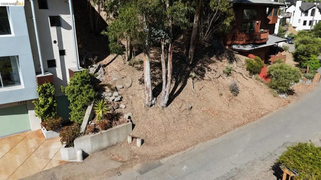 1830 Arrowhead Dr, Oakland, CA — listing photo 1