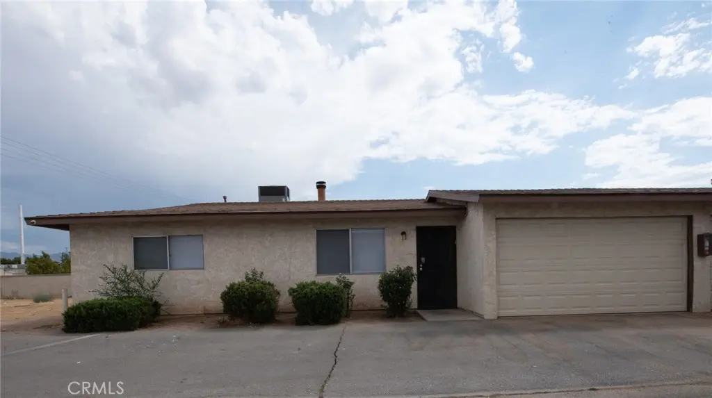 12212 Kiowa 1, Apple Valley, CA — listing photo 1