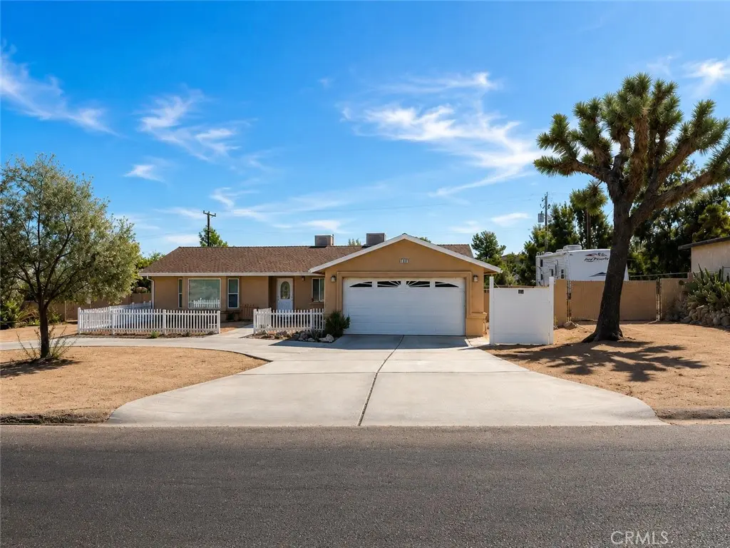 7619 DUMOSA Avenue, Yucca Valley, CA — listing photo 1