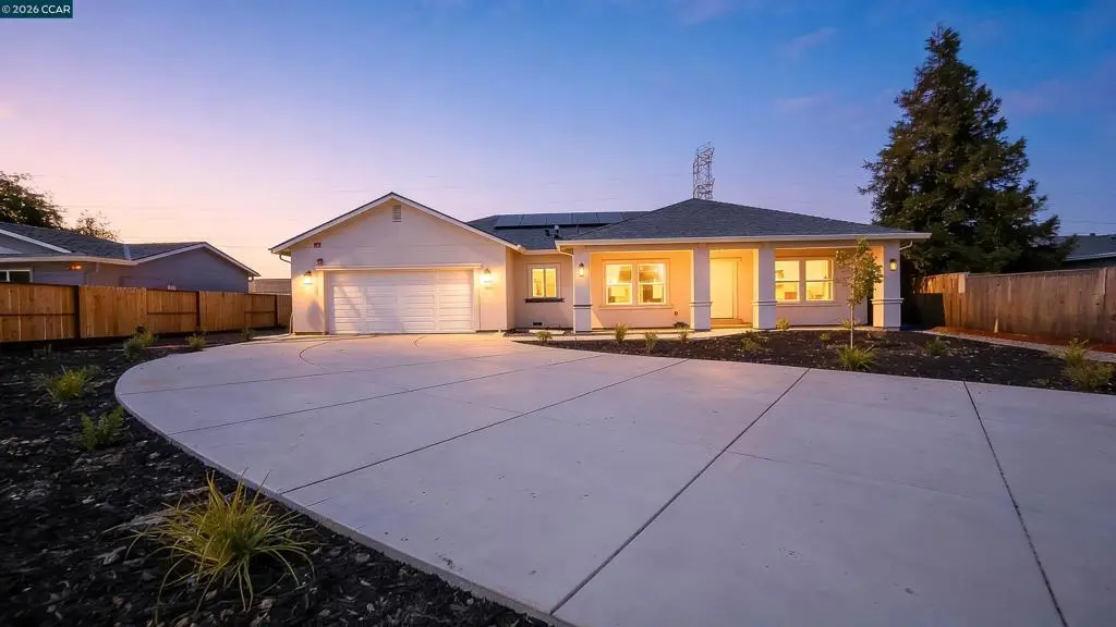 Single Family Residence for sale at 2102 Paige Ct, Pittsburg, CA featuring 3 beds and 2 baths