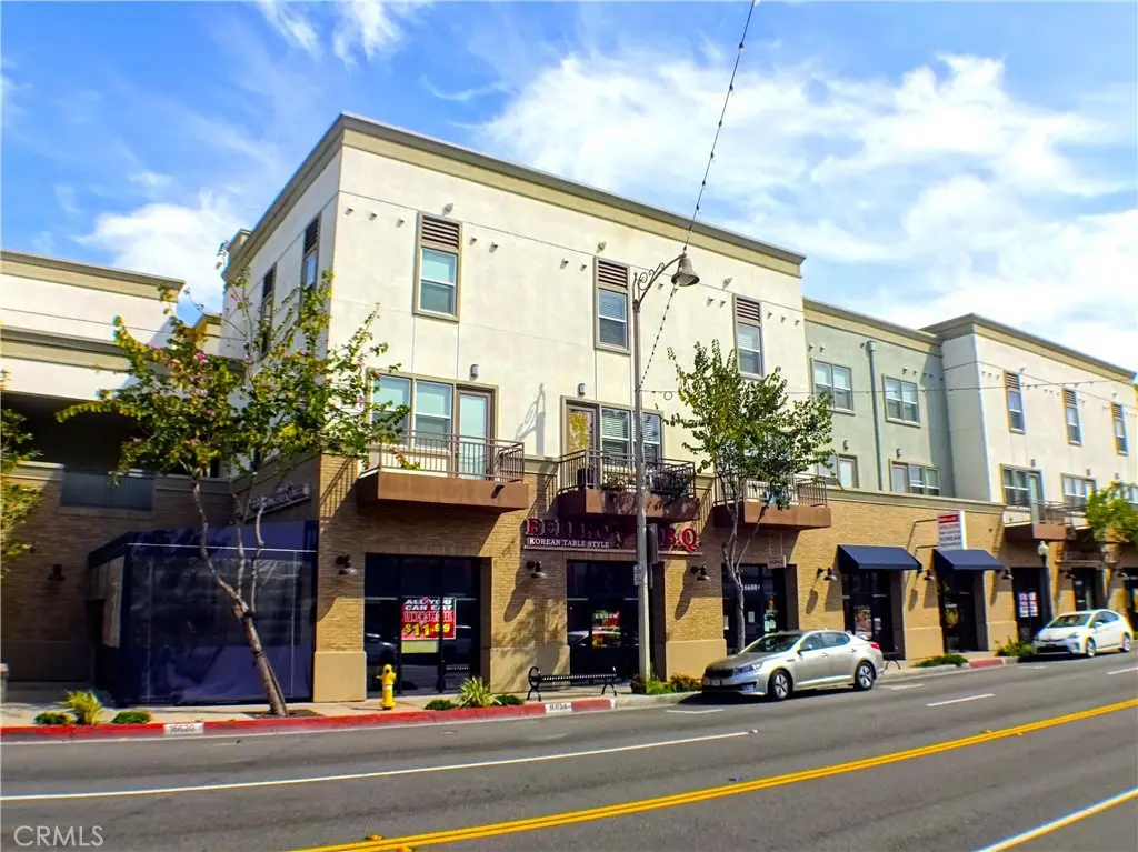 Condominium for rent at 16674 Bellflower Boulevard, Bellflower, CA featuring 2 beds and 3 baths