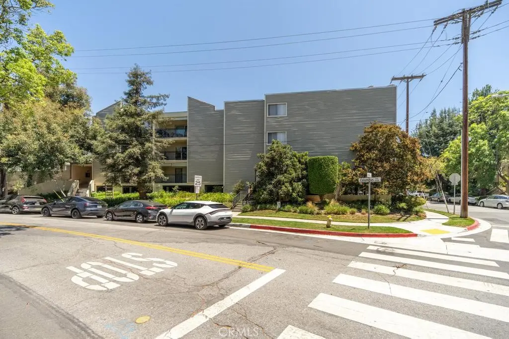1236 N Columbus 11, Glendale, CA — listing photo 1