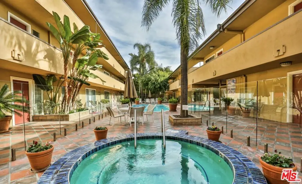 Residential Lease for rent at 970 Palm Avenue 104, West Hollywood, Los Angeles County, CA featuring 2 beds and 2 baths
