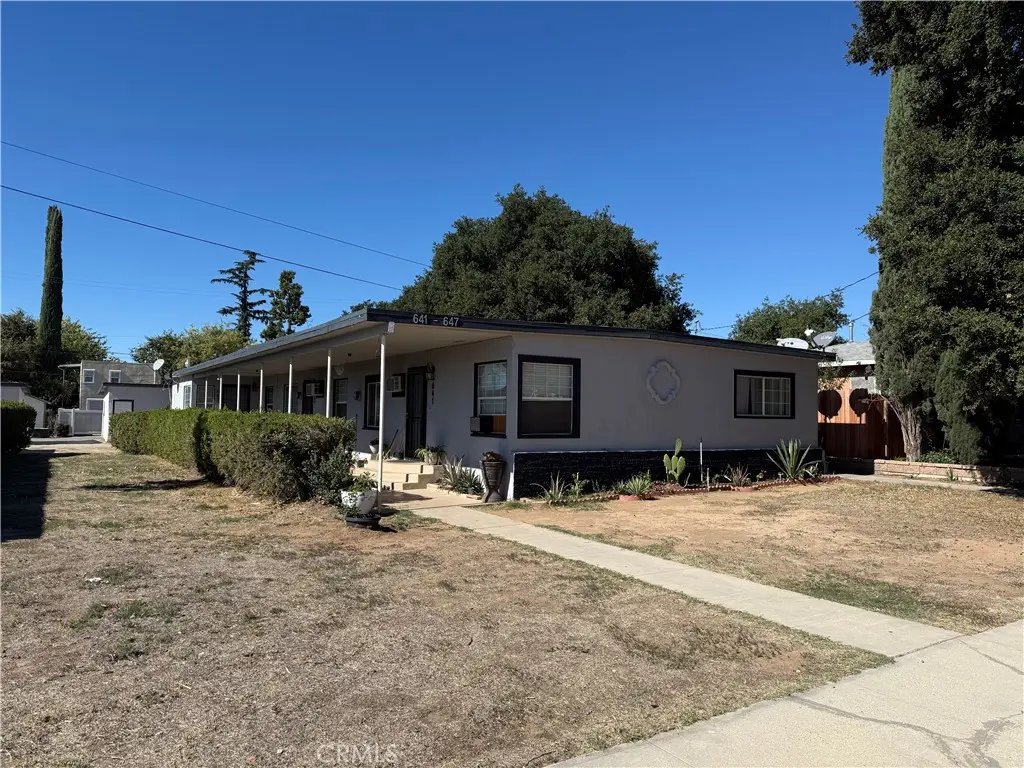 Apartment for rent at 645 Euclid, Beaumont, CA featuring 11 beds and 1 bath