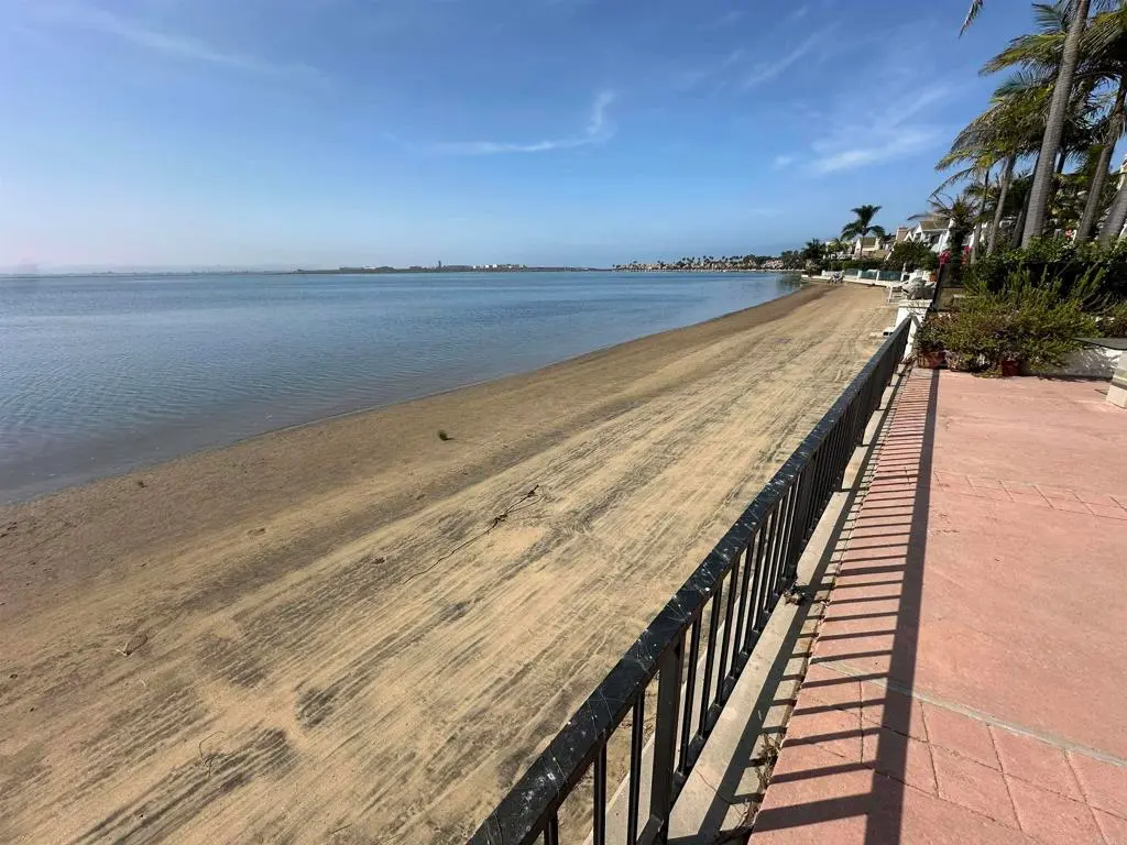 Single Family Residence for sale at 41 SPINNAKER WAY, Coronado, CA featuring 3 beds and 3 baths