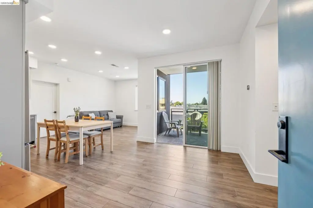 Condominium for sale at 10300 San Pablo Ave 203, El Cerrito, CA featuring 3 beds and 2 baths