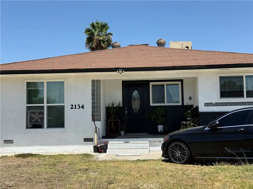 2134 Sacramento, Bakersfield, CA — listing photo 1