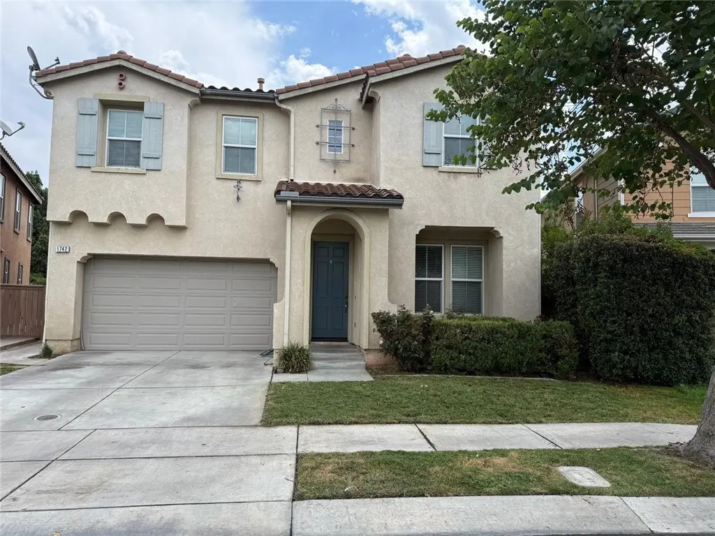 Residential Lease for rent at 1742 Edmon Way, Riverside, Riverside County, CA featuring 4 beds and 3 baths