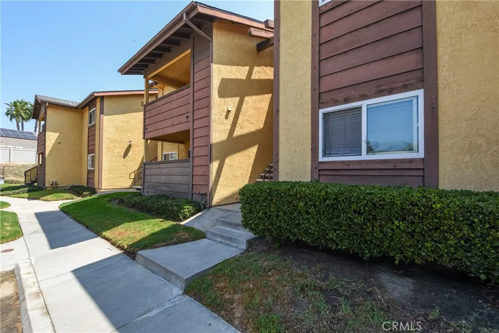 Condominium for sale at 530 Calle Montecito, Oceanside, CA featuring 2 beds and 2 baths