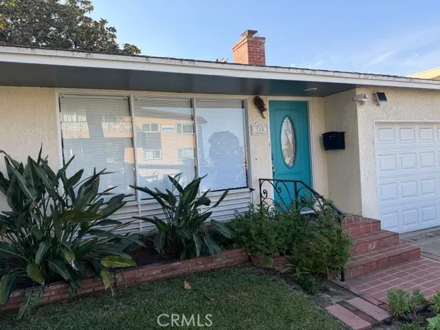 Residential Lease for rent at 388 Paseo De Gracia, Torrance, Los Angeles County, CA featuring 3 beds and 2 baths