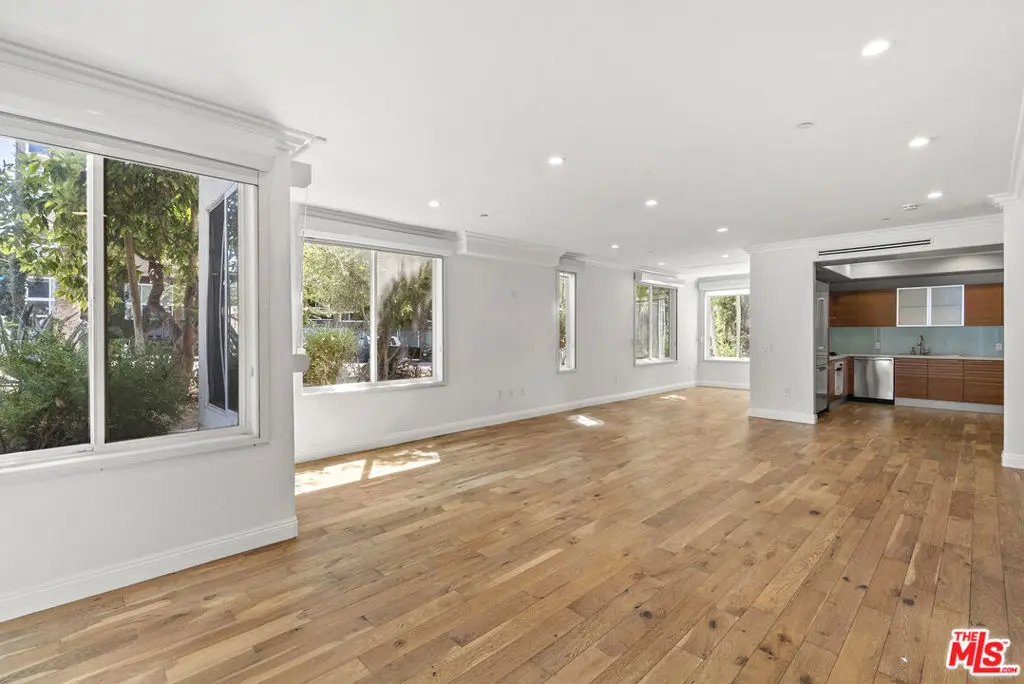 Residential Lease for rent at 1283 Havenhurst Drive 101, West Hollywood, Los Angeles County, CA featuring 2 beds and 3 baths