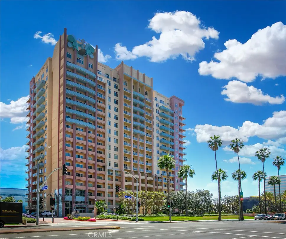 Condominium for sale at 388 E Ocean Boulevard 1415, Long Beach, CA featuring 1 bed and 1 bath