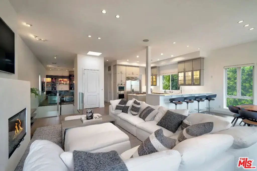 Condominium for rent at 23935 De Ville Way, Malibu, CA featuring 4 beds and 5 baths