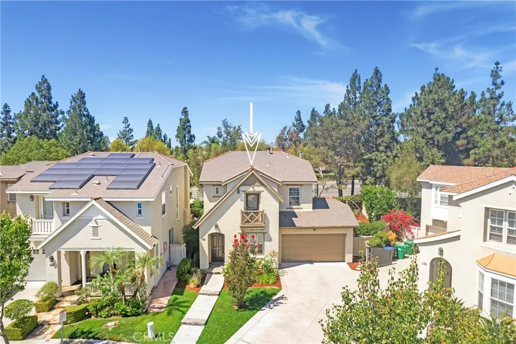 Residential Lease for rent at 175 Kingswood, Irvine, Orange County, CA featuring 3 beds and 3 baths