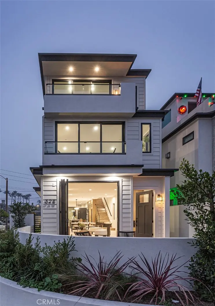 328 3rd Street, Huntington Beach, CA — listing photo 1