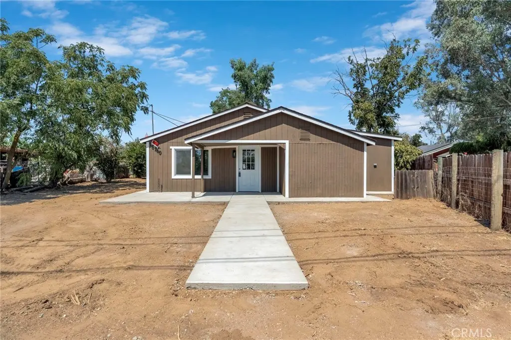 Single Family Residence for sale at 15760 Raymond, Madera, CA featuring 3 beds and 2 baths