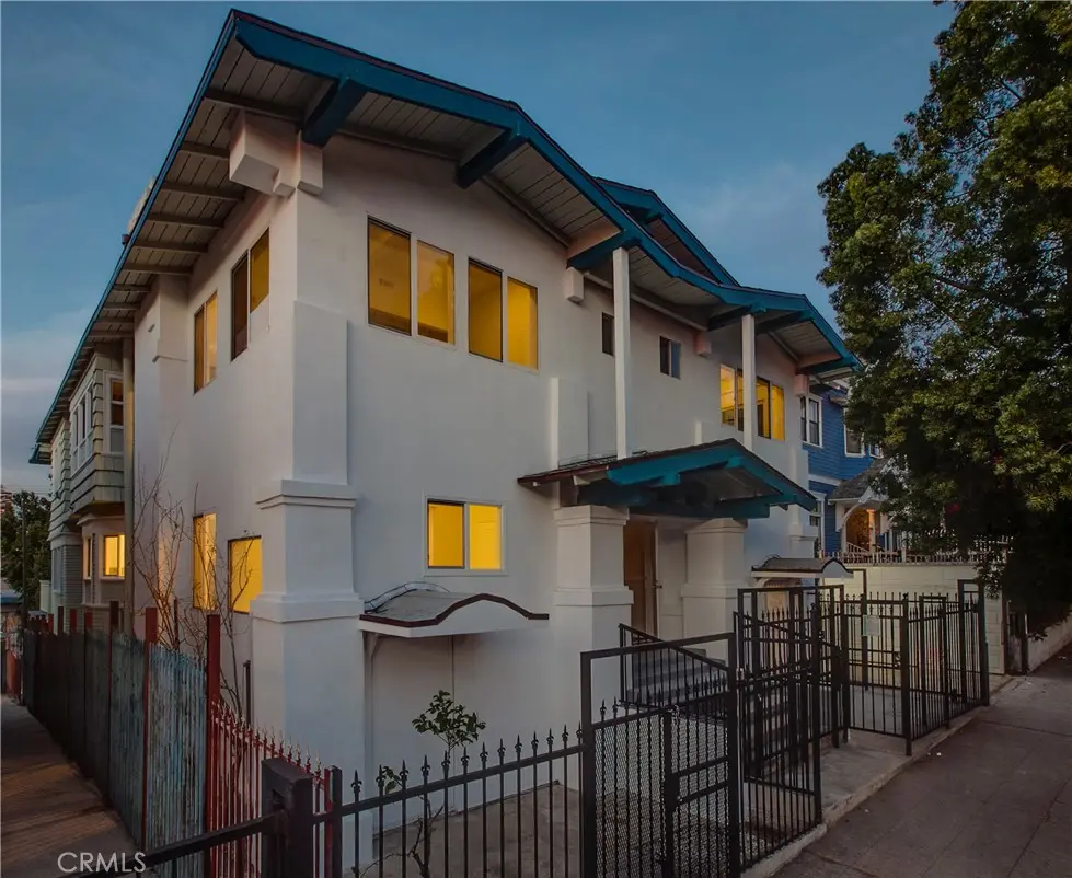 Apartment for sale at 2765 W 8th, Los Angeles, CA