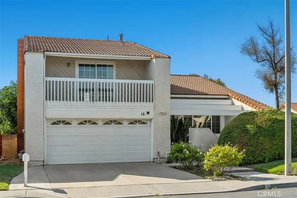 Residential Lease for rent at 16 Duane, Irvine, Orange County, CA featuring 3 beds and 3 baths