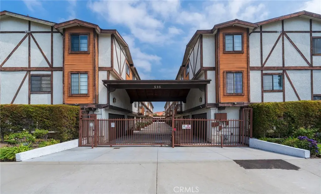 535 E 223rd Street 16, Carson, CA — listing photo 1