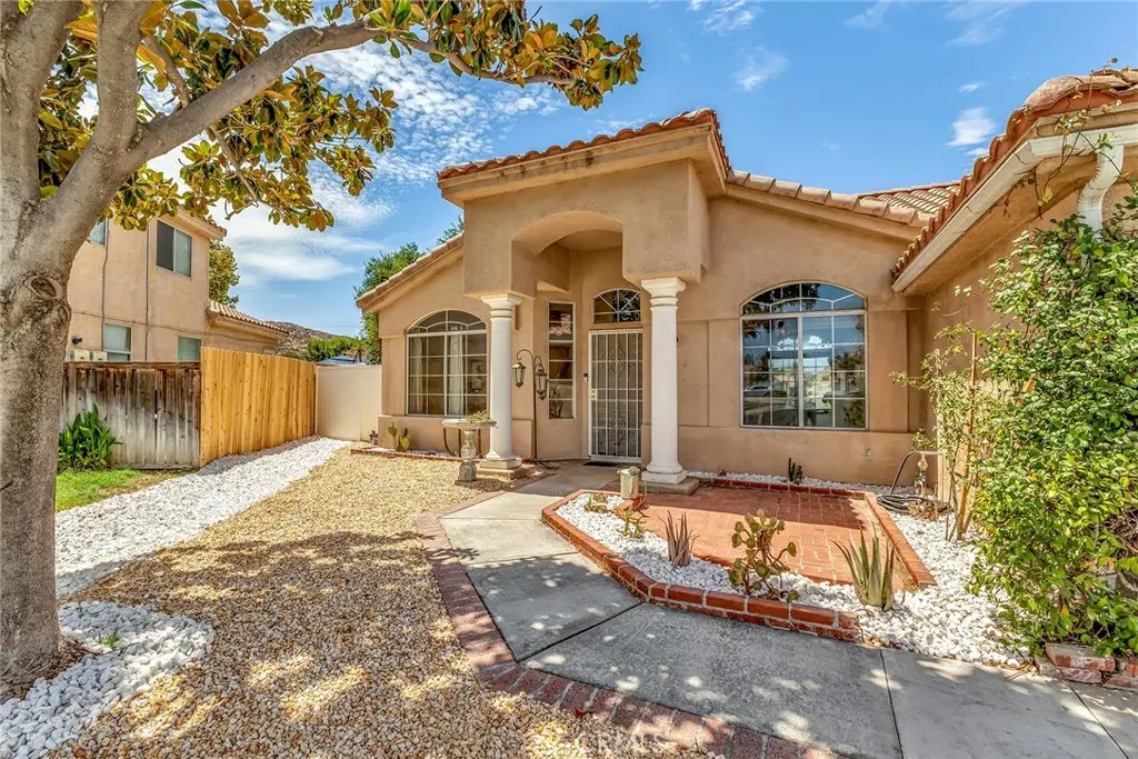 Single Family Residence for sale at 903 Sarazen Street, Hemet, CA featuring 3 beds and 2 baths