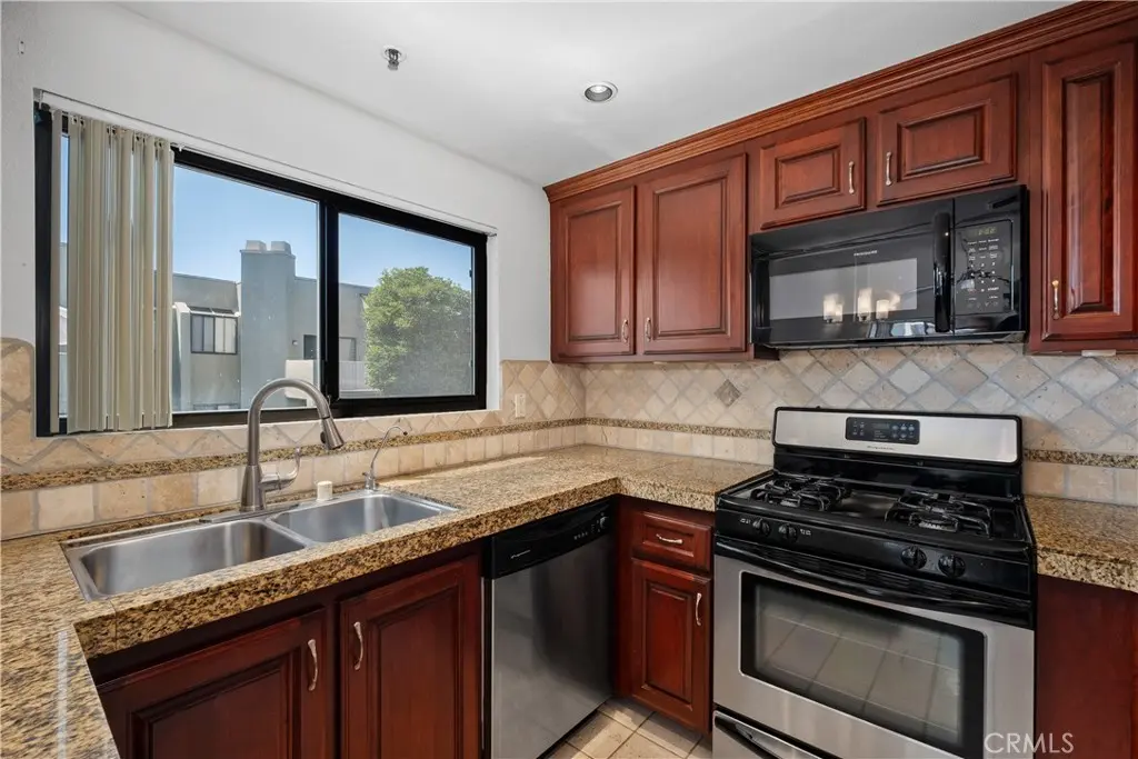 17652 Sergio Circle 202, Huntington Beach, CA — listing photo 1