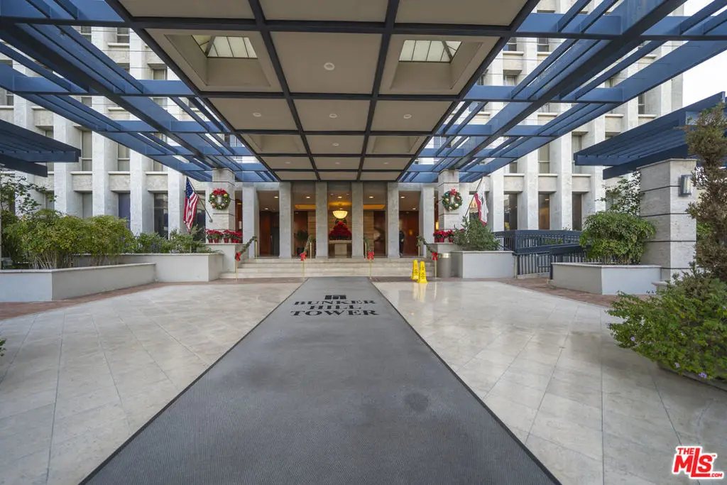 Residential Lease for rent at 800 W 1st Street 2110, Los Angeles, Los Angeles County, CA featuring 2 beds and 2 baths