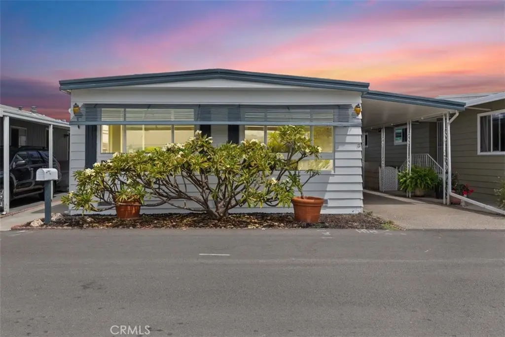 15621 Beach Blvd 103, Westminster, CA — listing photo 1