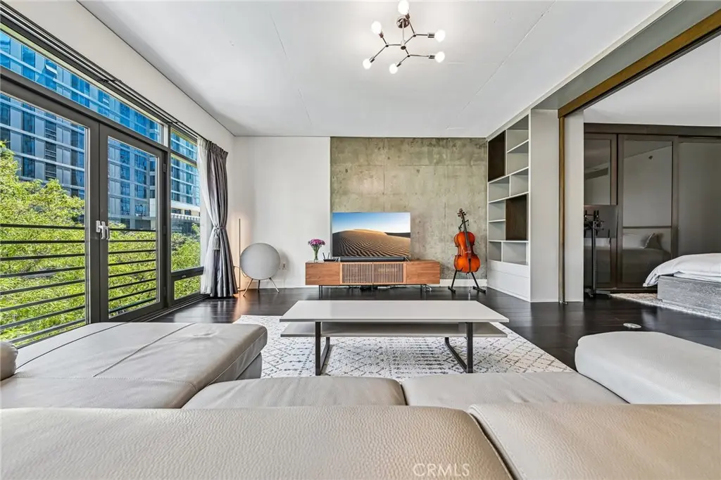 1111 S Grand Avenue 515, Los Angeles, CA — listing photo 1