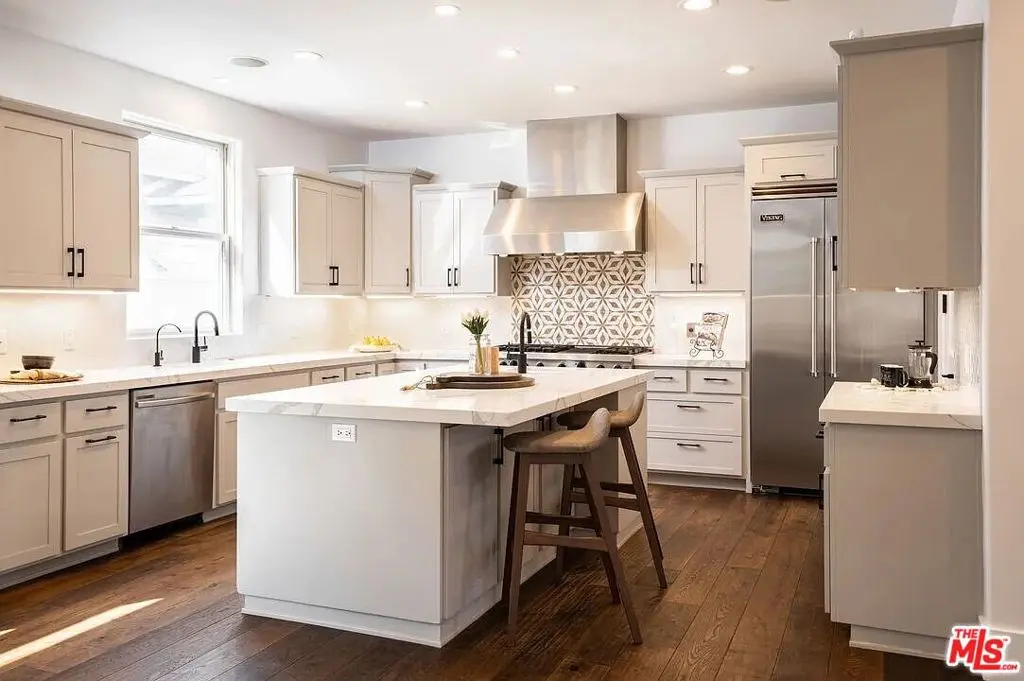 Single Family Residence for rent at 3496 Redwood Avenue, Los Angeles, CA featuring 4 beds and 5 baths