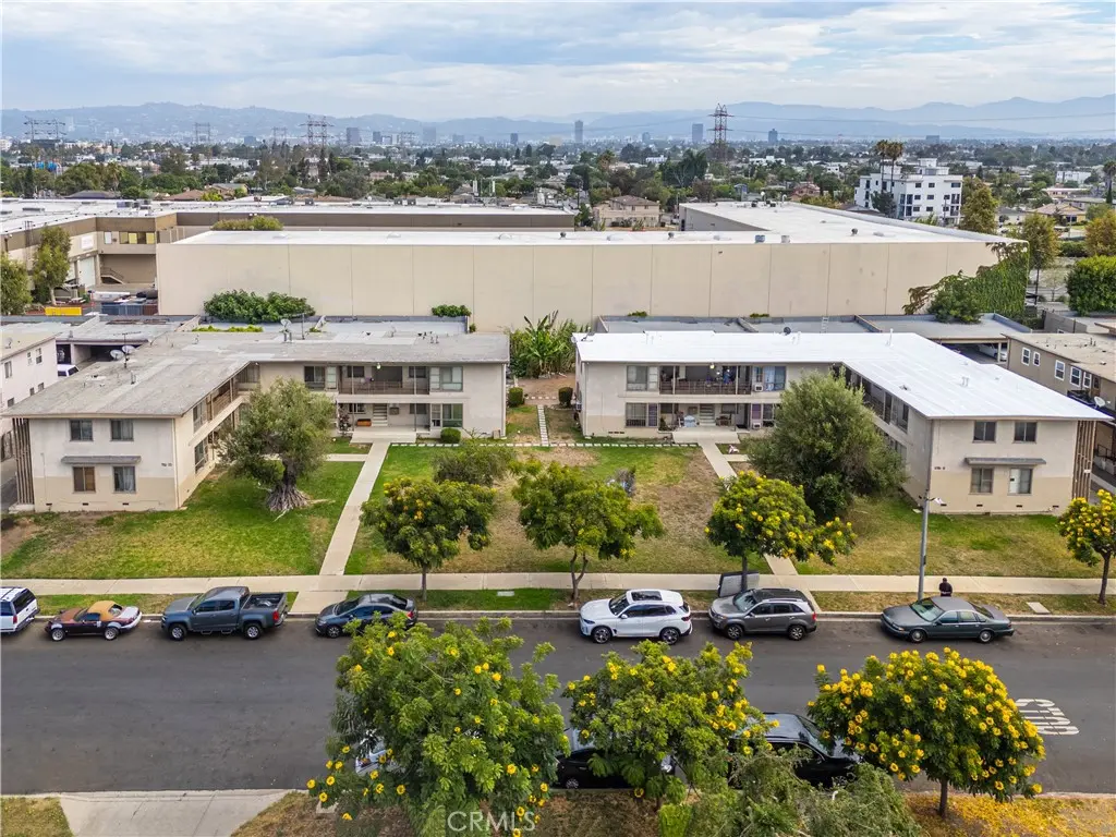 Apartment for sale at 5713 Corbett, Los Angeles, CA