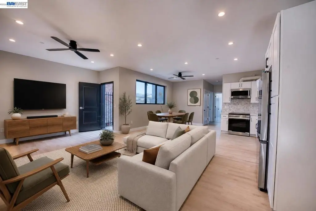 Residential Lease for rent at 4202 Telegraph Ave, Oakland, CA featuring 2 beds and 1 bath