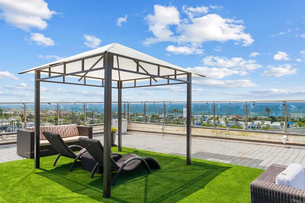 550 Seagaze Drive 9, Oceanside, CA — listing photo 1