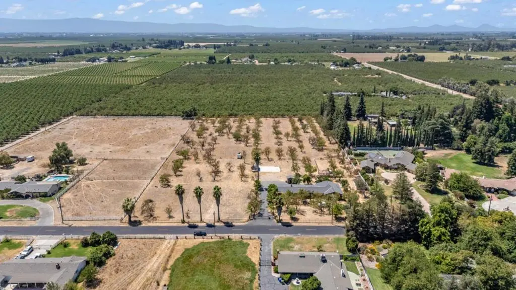 Single Family Residence for sale at 925 Ohio Avenue, Modesto, CA featuring 3 beds and 3 baths