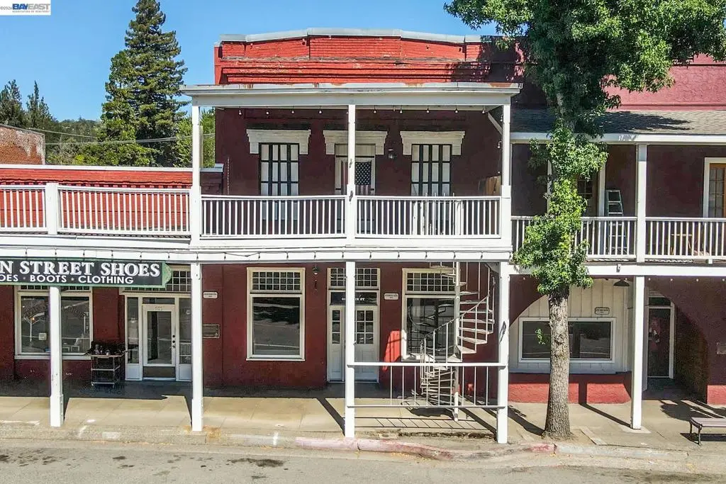 Single Family Residence for sale at 525 Main St., Weaverville, CA featuring 4 beds and 2 baths
