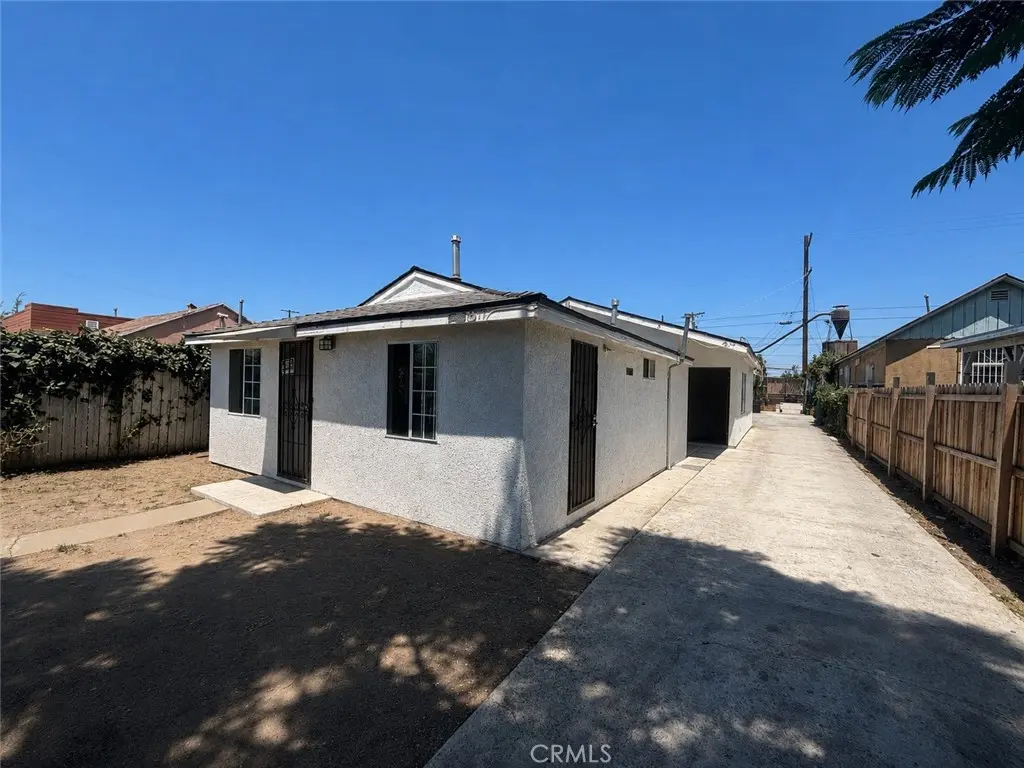 Duplex for sale at 815 E 109th Street, Los Angeles, CA