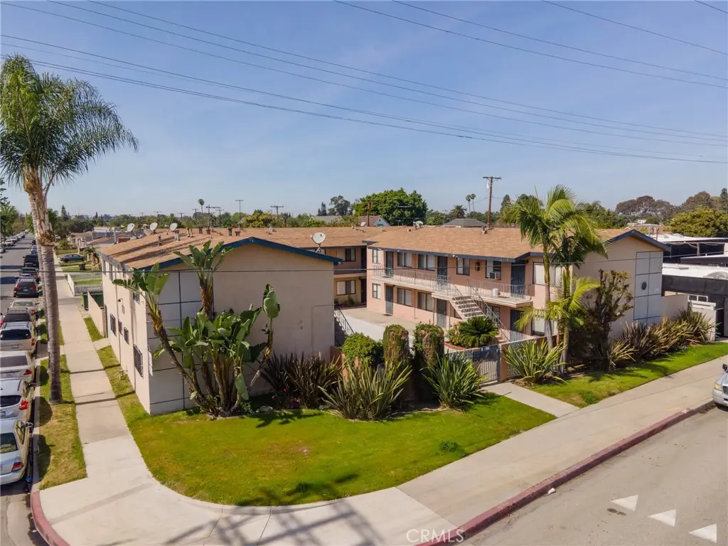 Apartment for sale at 5503 5511 Cherry Avenue, Long Beach, CA