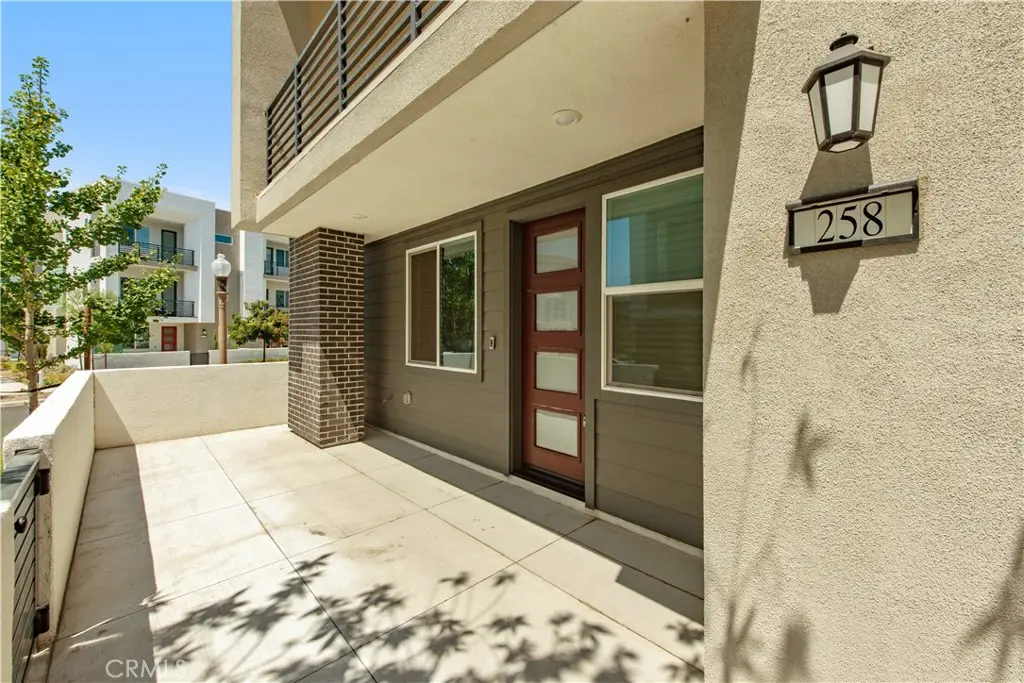 Residential Lease for rent at 258 Sash, Irvine, Orange County, CA featuring 4 beds and 4 baths