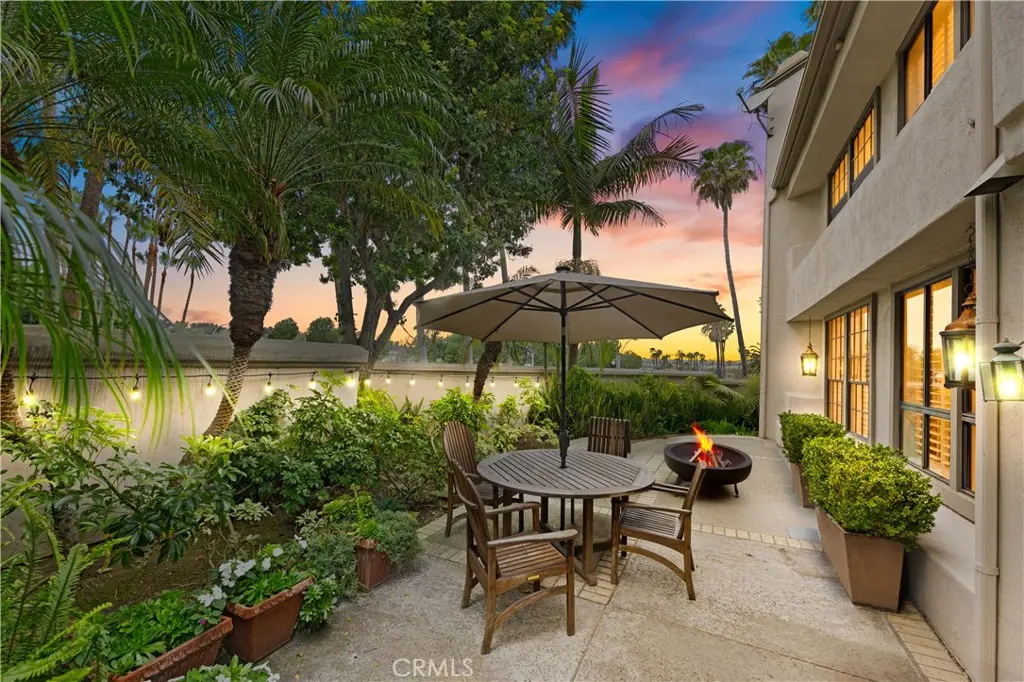 Residential Lease for rent at 1 Sea Cove, Newport Beach, Orange County, CA featuring 2 beds and 2 baths