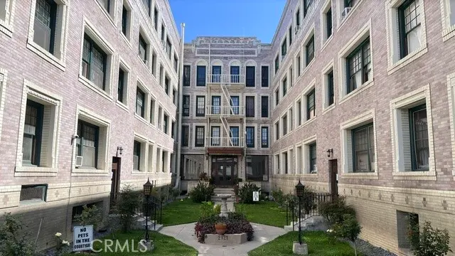 Condominium for sale at 2121 James M Wood Boulevard W 316, Los Angeles, CA and 1 bath