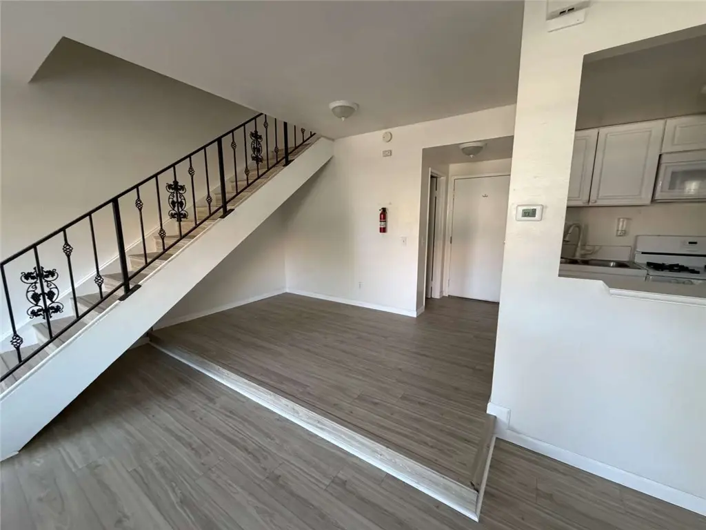 38710 10th Street E 12, Palmdale, CA — listing photo 1